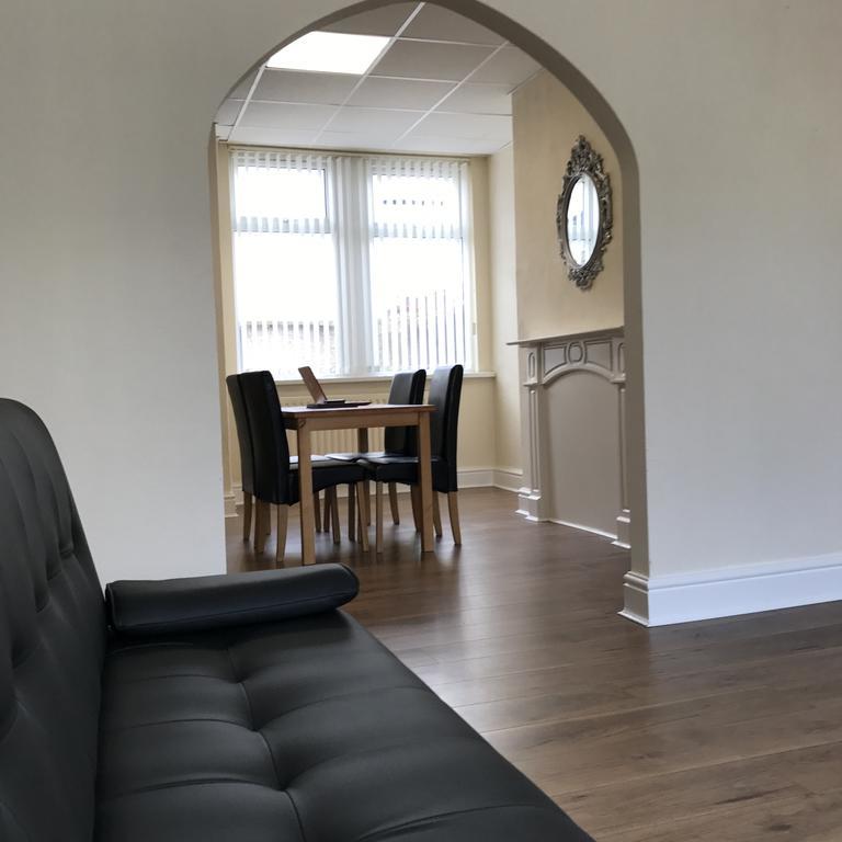 Gorton Holiday Home Blackpool Room photo